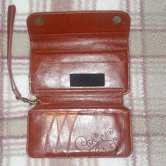 Cornmi womens leather wristlet - Picture 5 of 16